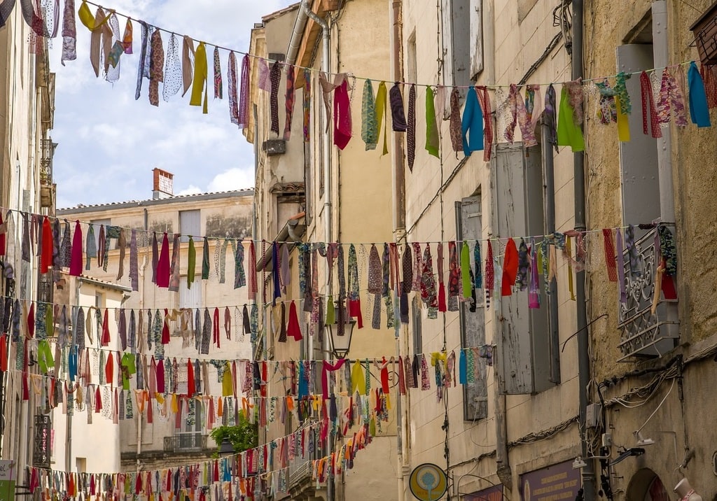 Les stores un allié pour limiter la chaleur dans les commerces de Montpellier